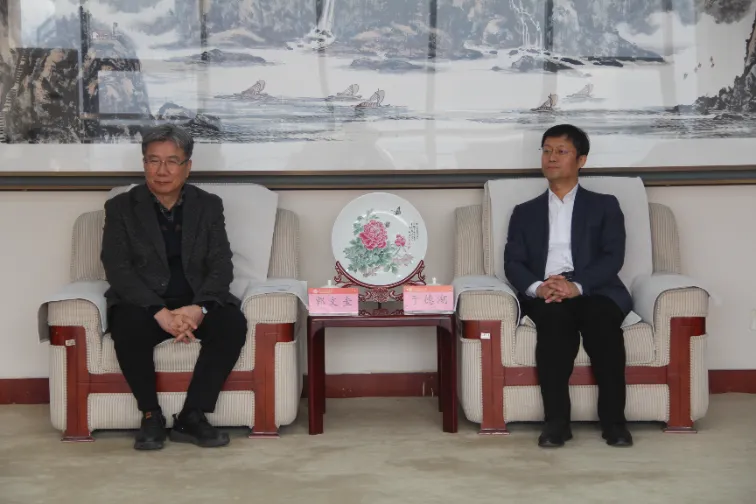 Shandong LANO collabora con il professor KWAK, Moon Kyu, Ph.D. e il rappresentante Liang Tongho dell'Università di Dongguk, Corea del Sud, per effettuare scambi e cooperazione nel campo del controllo del rumore con l'Università di Shandong Jianzhu